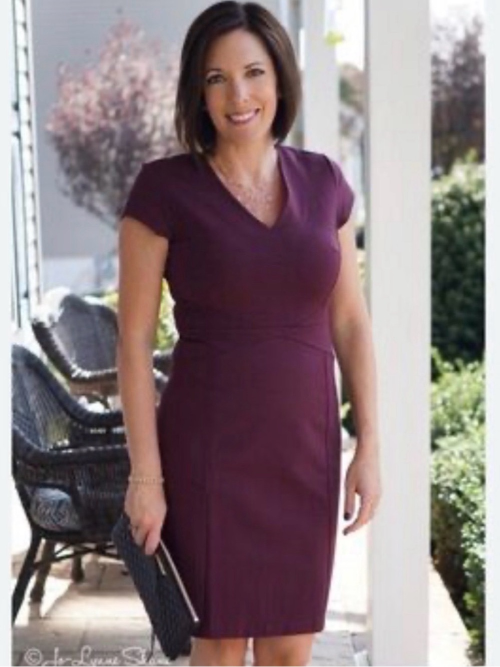 Women's Plum V-Neck Cap-Sleeve Sheath Dress